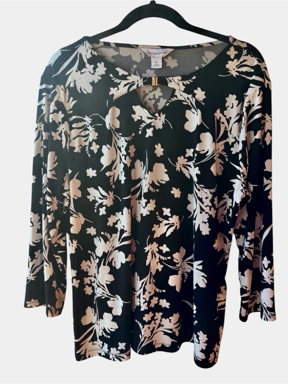 Liz Claiborne stretchy work top, 3/4 length sleeves, keyhole neckline, XL